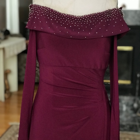 Off the shoulder gown with long sleeves - Picture 3 of 7
